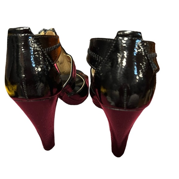 NEW Michael Kors Berkley T-Strap Dress Sandals Black Crinkle Patent  Size 7 1/2M - Picture 7 of 11